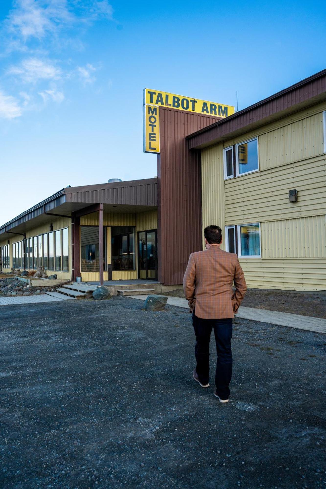 Talbot Arm Motel Destruction Bay Esterno foto